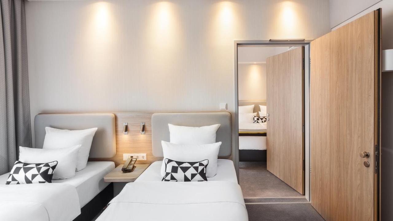 Holiday Inn Express - Munich North By Ihg Экстерьер фото