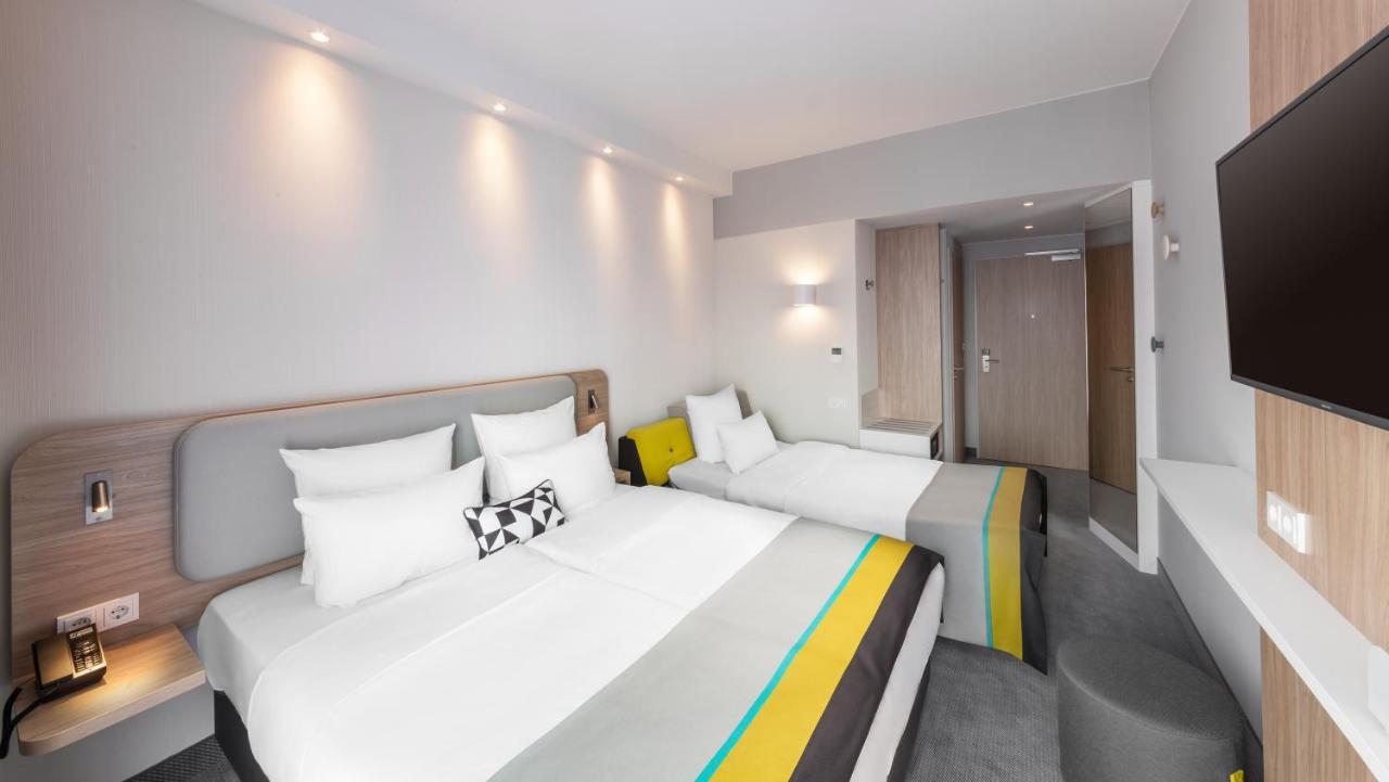 Holiday Inn Express - Munich North By Ihg Экстерьер фото
