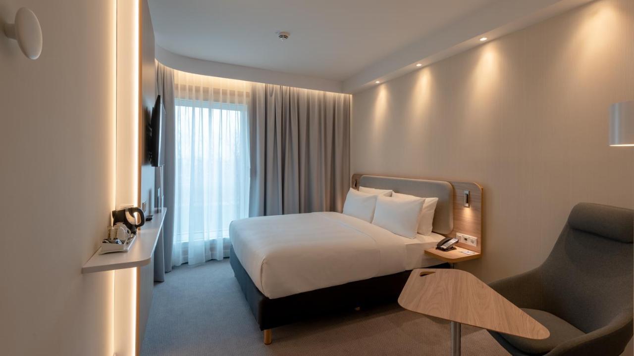Holiday Inn Express - Munich North By Ihg Экстерьер фото