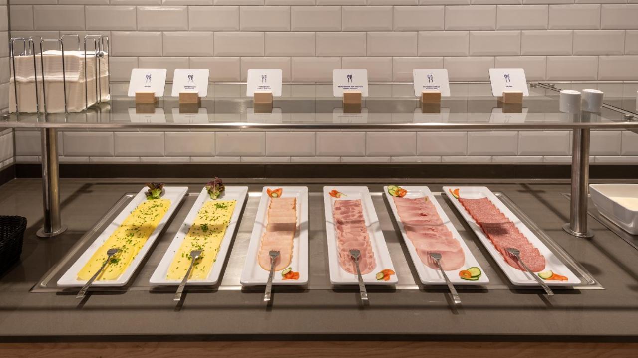 Holiday Inn Express - Munich North By Ihg Экстерьер фото