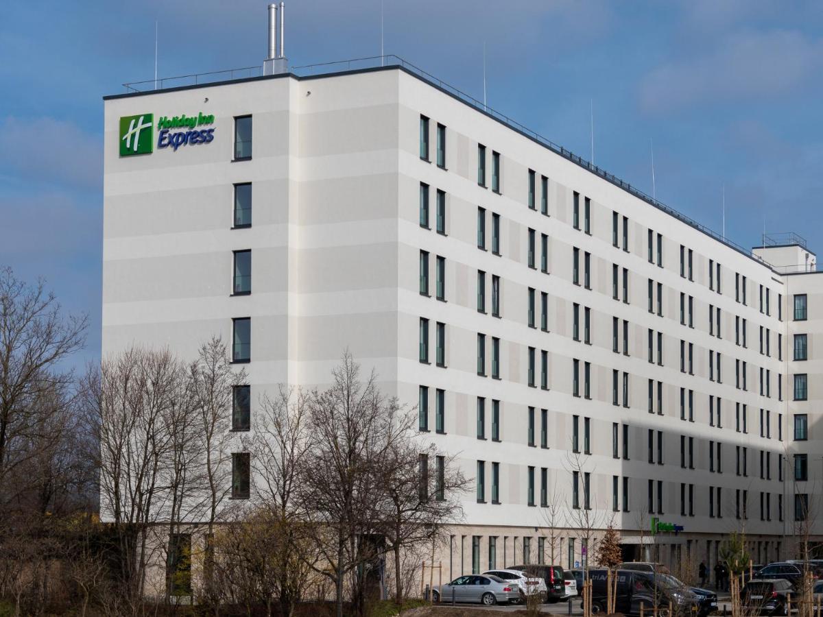 Holiday Inn Express - Munich North By Ihg Экстерьер фото