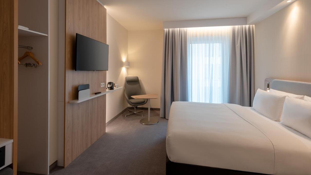 Holiday Inn Express - Munich North By Ihg Экстерьер фото