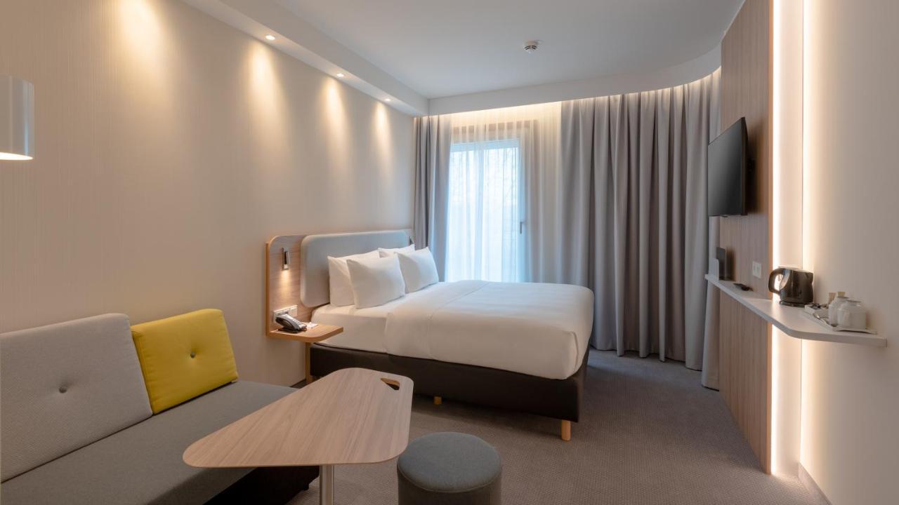 Holiday Inn Express - Munich North By Ihg Экстерьер фото