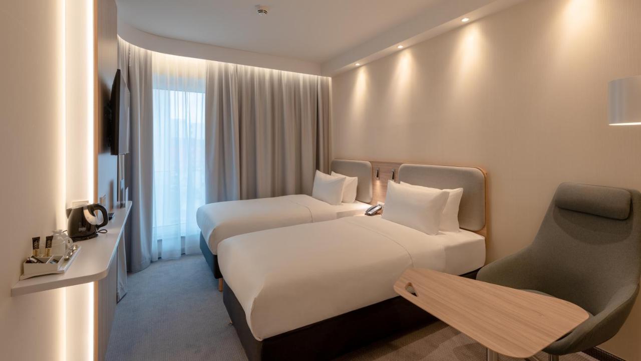 Holiday Inn Express - Munich North By Ihg Экстерьер фото