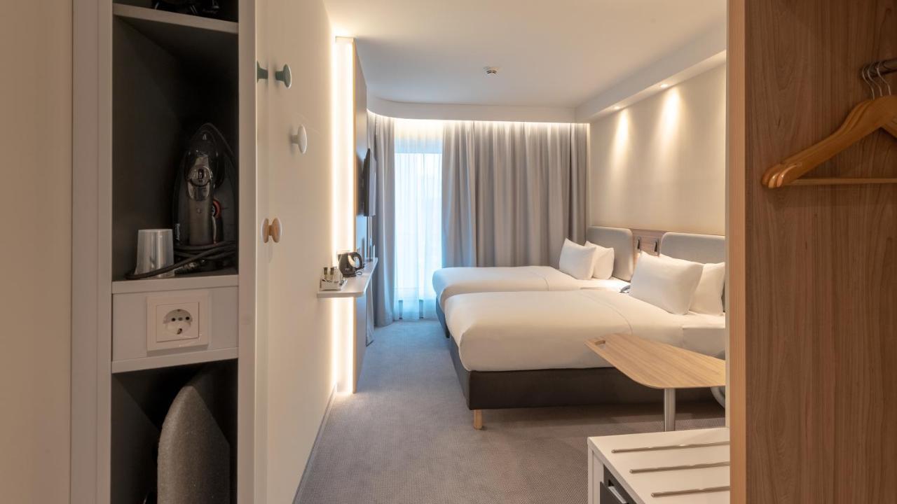 Holiday Inn Express - Munich North By Ihg Экстерьер фото