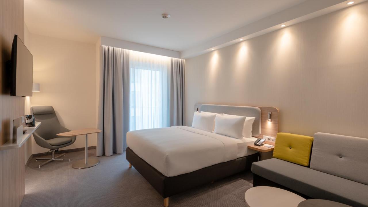 Holiday Inn Express - Munich North By Ihg Экстерьер фото
