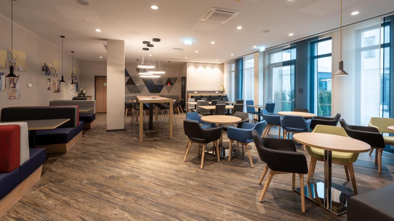 Holiday Inn Express - Munich North By Ihg Экстерьер фото