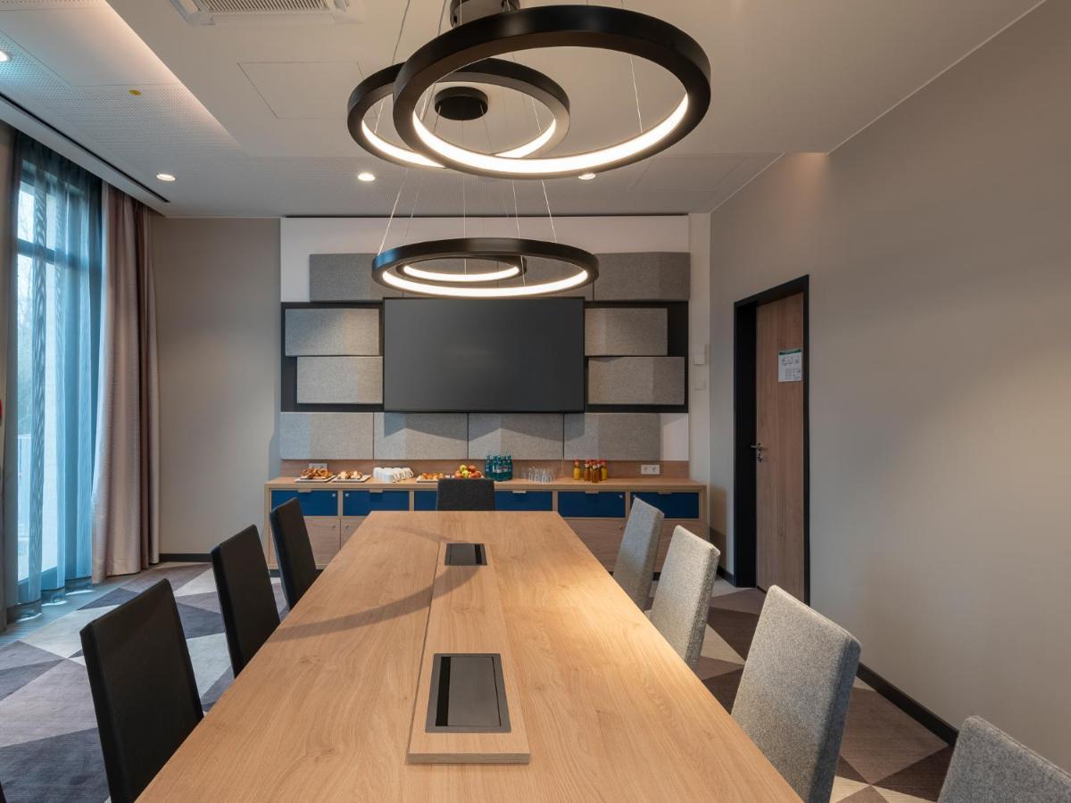 Holiday Inn Express - Munich North By Ihg Экстерьер фото