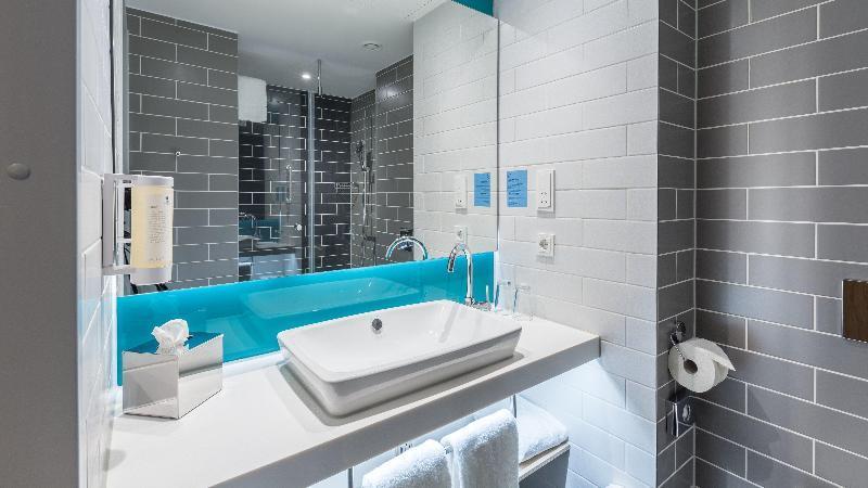 Holiday Inn Express - Munich North By Ihg Экстерьер фото