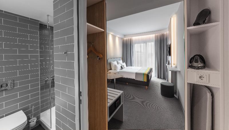 Holiday Inn Express - Munich North By Ihg Экстерьер фото