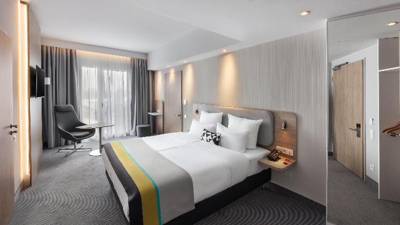 Holiday Inn Express - Munich North By Ihg Экстерьер фото