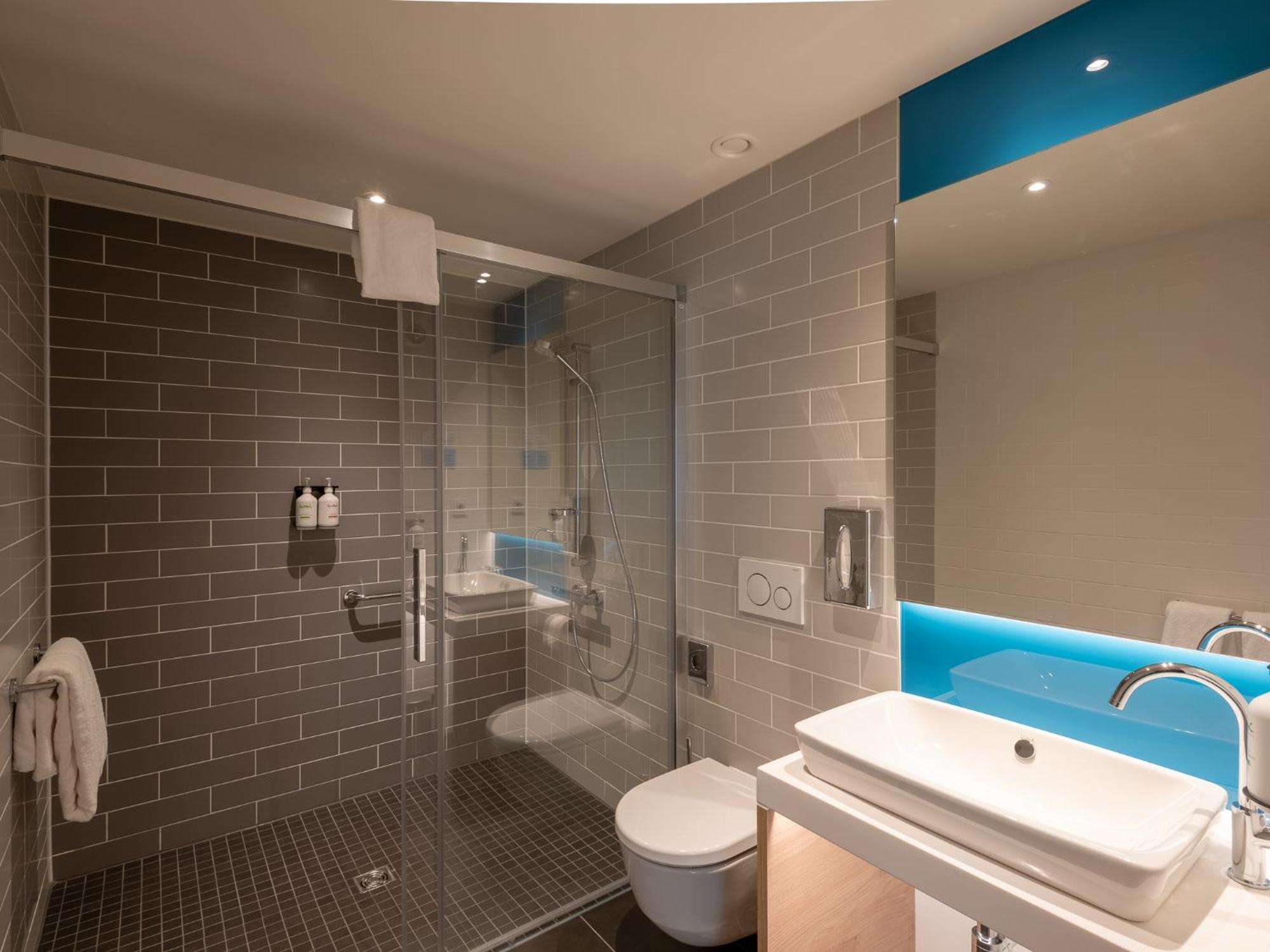 Holiday Inn Express - Munich North By Ihg Экстерьер фото